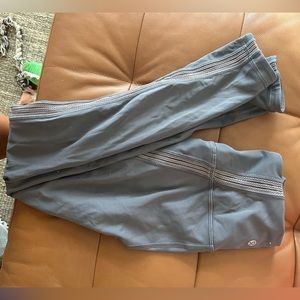 Pin stripe gray leggings